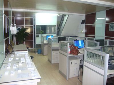 德州辦公隔斷與屏風(fēng)批發(fā) 型材百葉選材指南與安裝維修服務(wù)解析